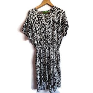 LOGO Lori Goldstein Black White Pattern V Neck Travel No Wrinkle Dress Small